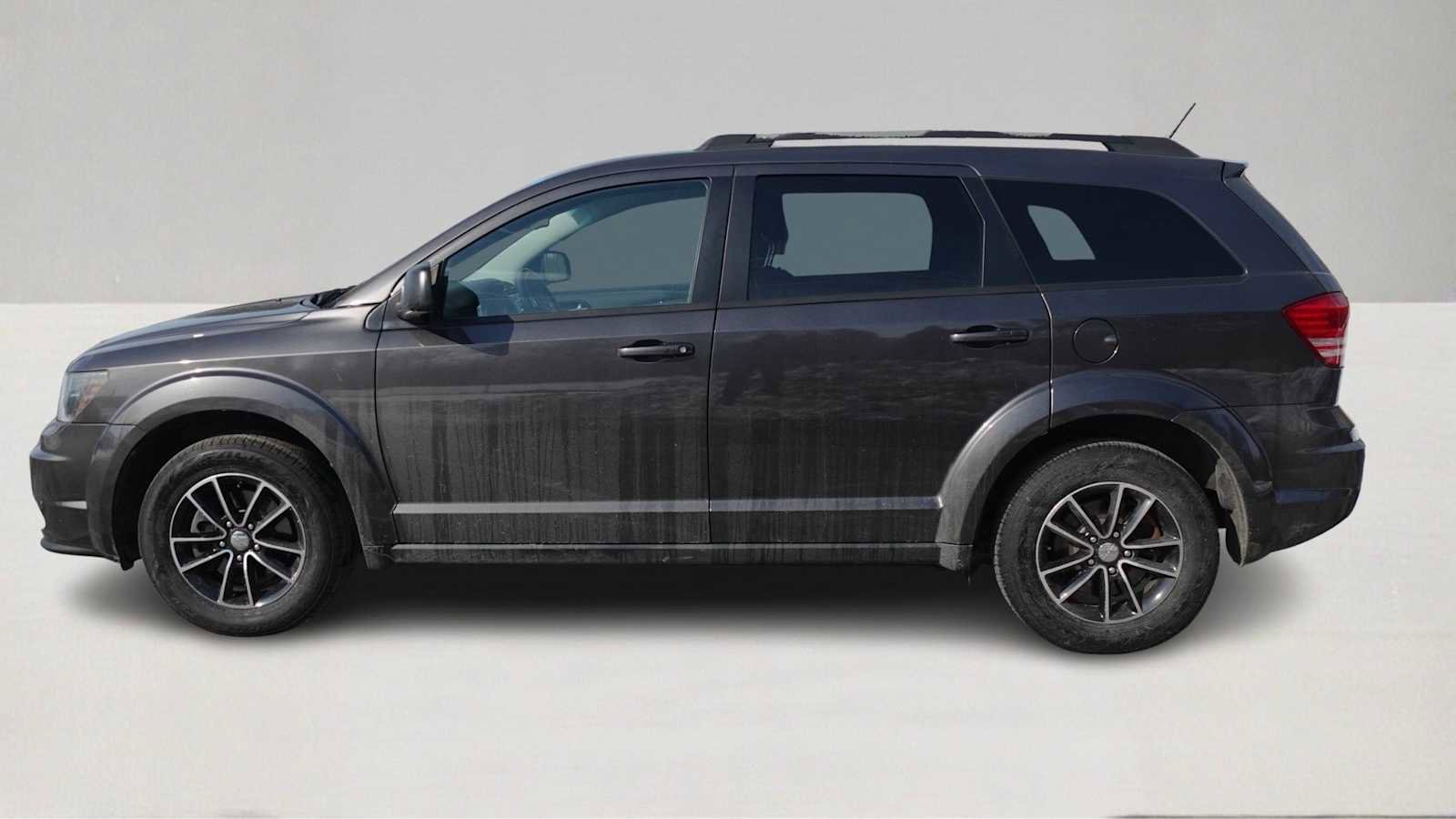 Used 2017 Dodge Journey SE w/ Flexible Seating Group image 8