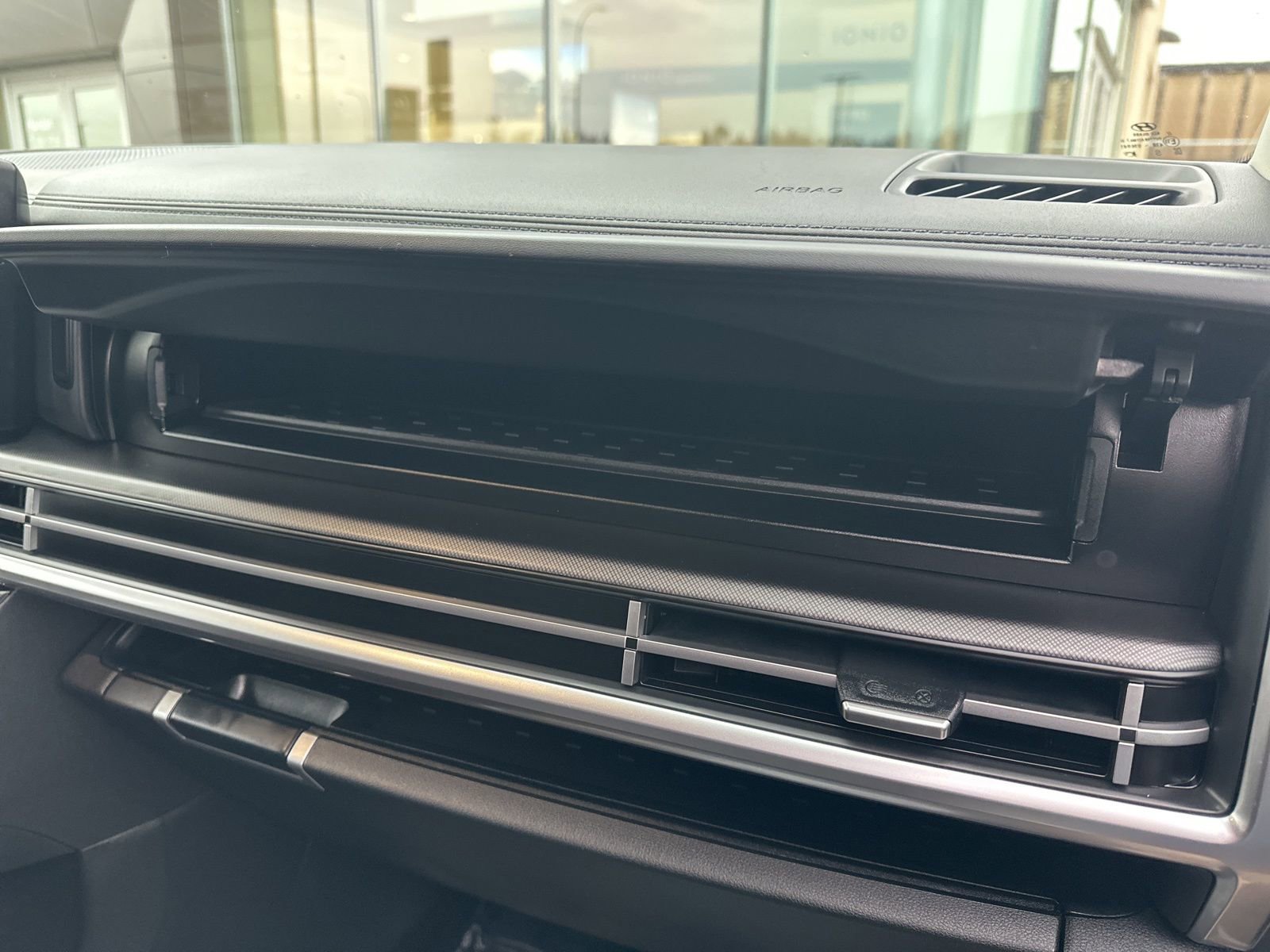 Used 2025 Hyundai Santa Fe SE image 39