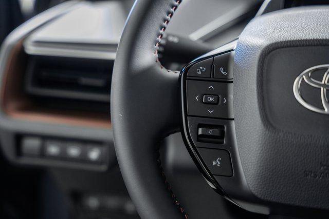 New 2026 Toyota Prius Plug-In Hybrid FWD image 32