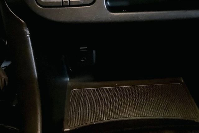 Used 2016 GMC Canyon SLT image 25