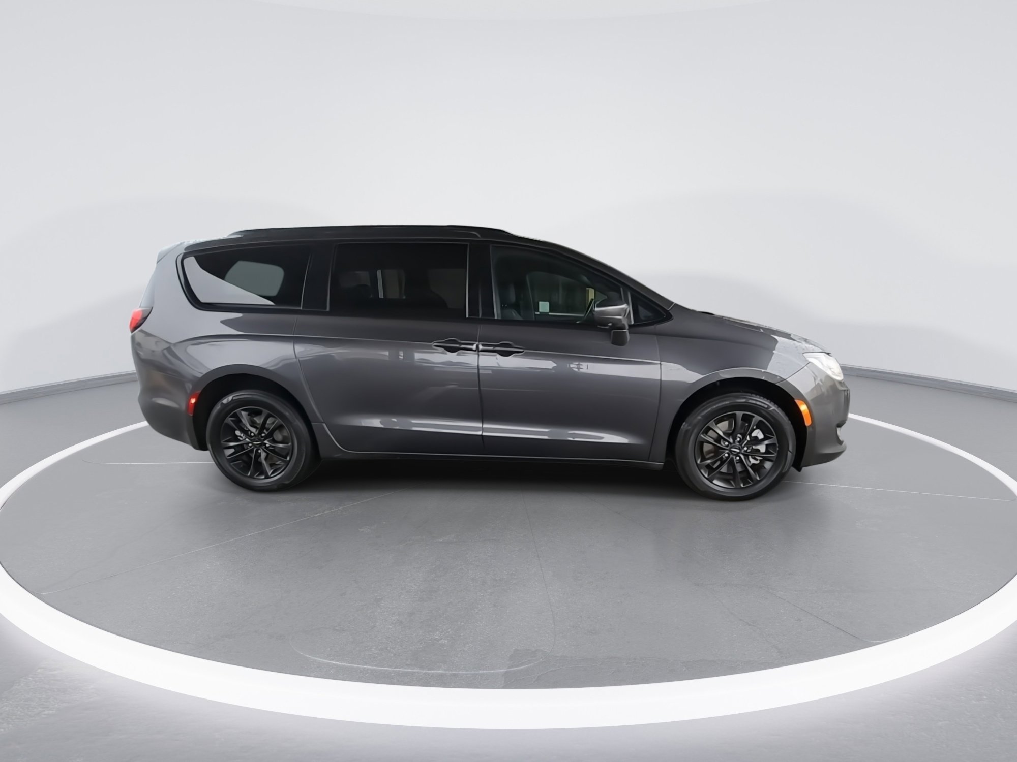 Certified 2020 Chrysler Pacifica Touring-L w/ Advanced Safetytec Group AWD/4WD image 5