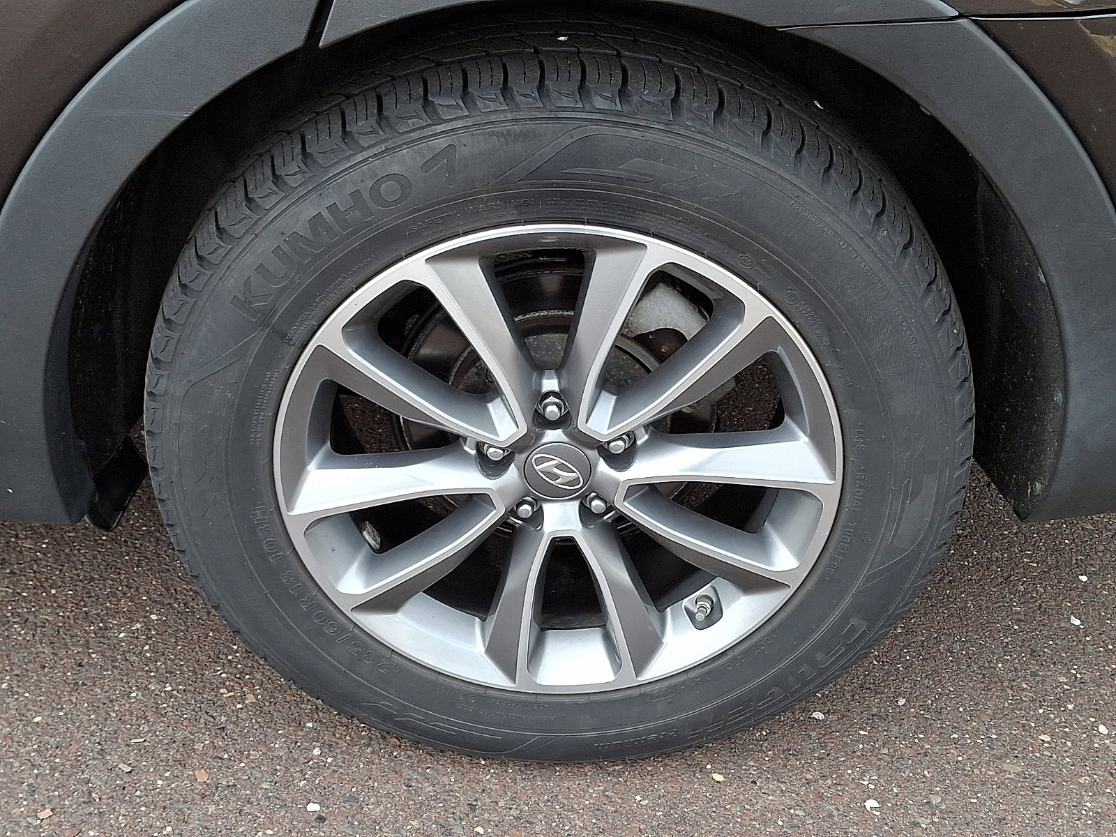 Used 2017 Hyundai Santa Fe SE FWD image 9