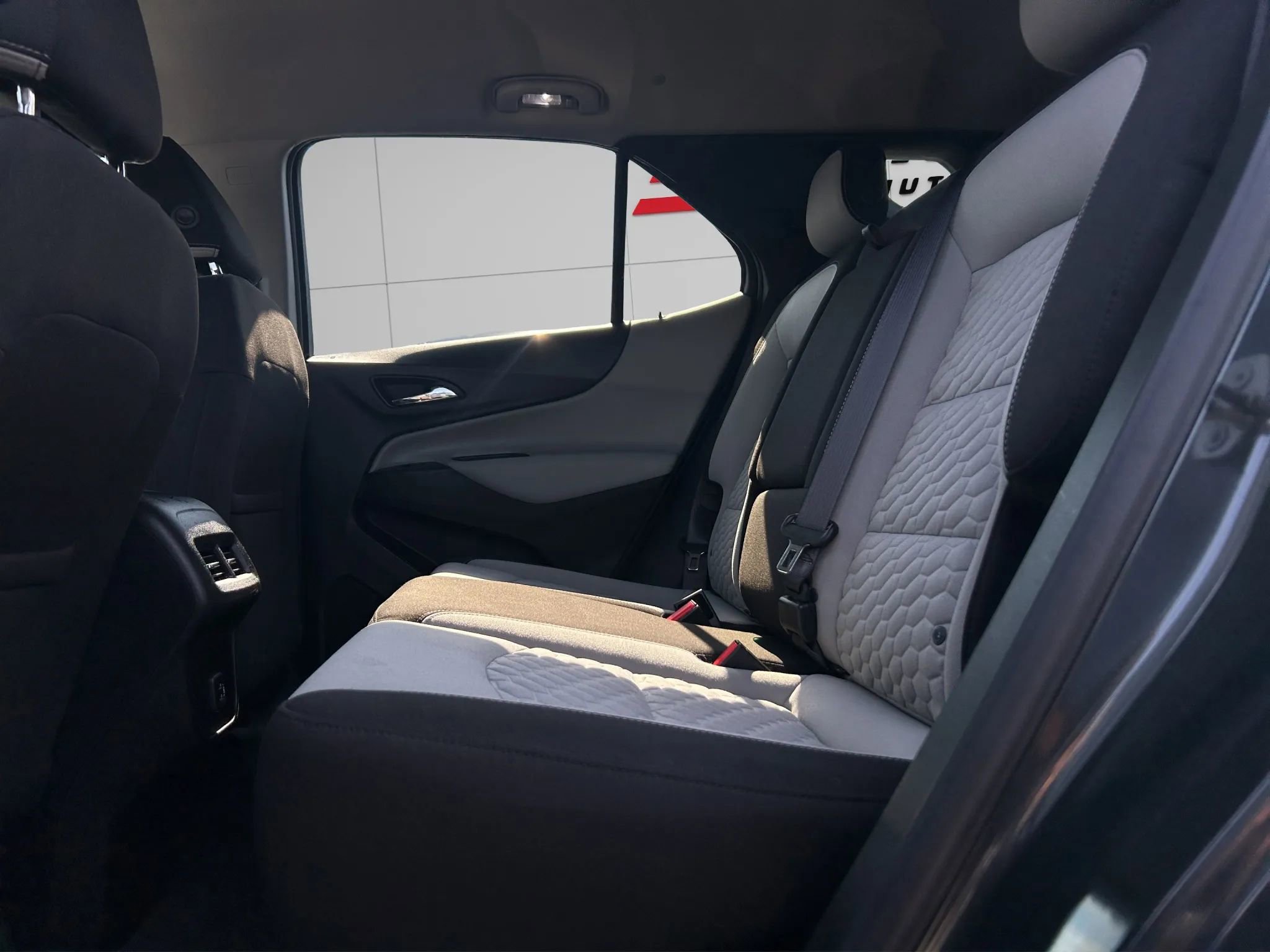 Used 2019 Chevrolet Equinox LS w/ LS Convenience Package image 10