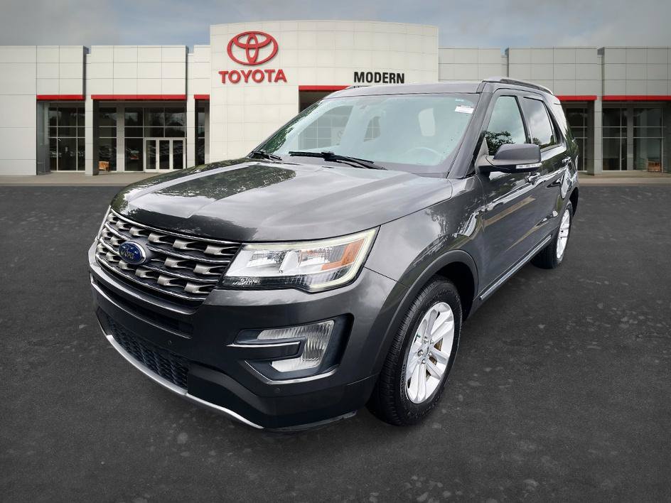 Used 2017 Ford Explorer XLT w/ Equipment Group 202A FWD video 1