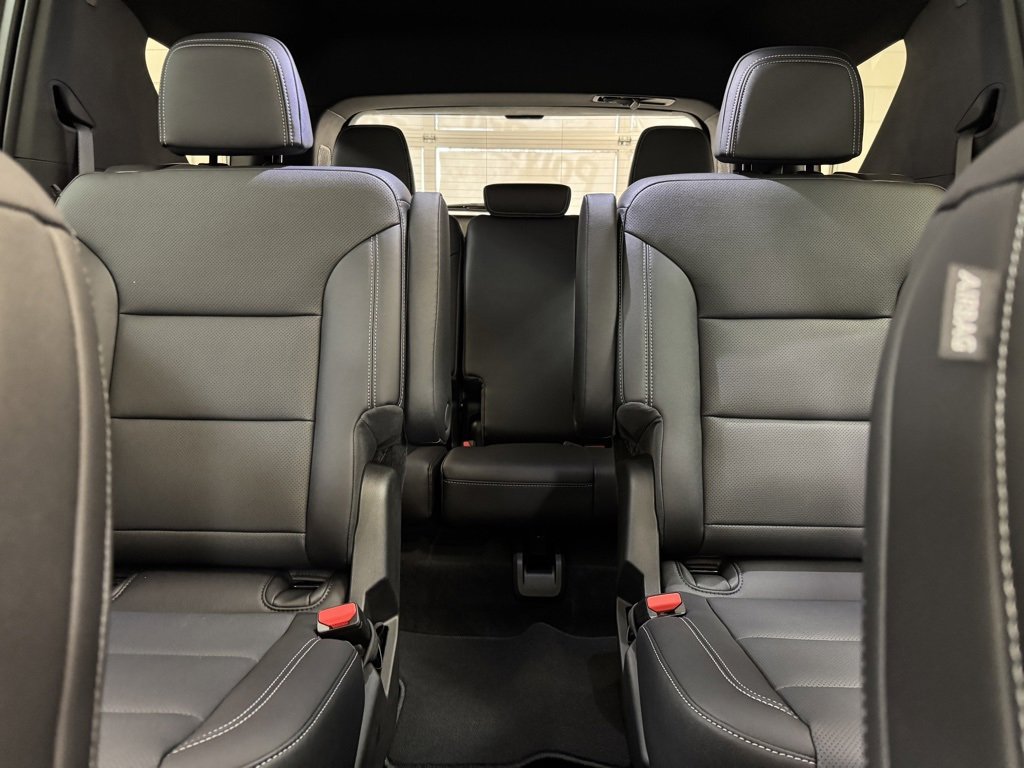 New 2026 Chevrolet Traverse LT w/ Sun and Wheel Package image 14