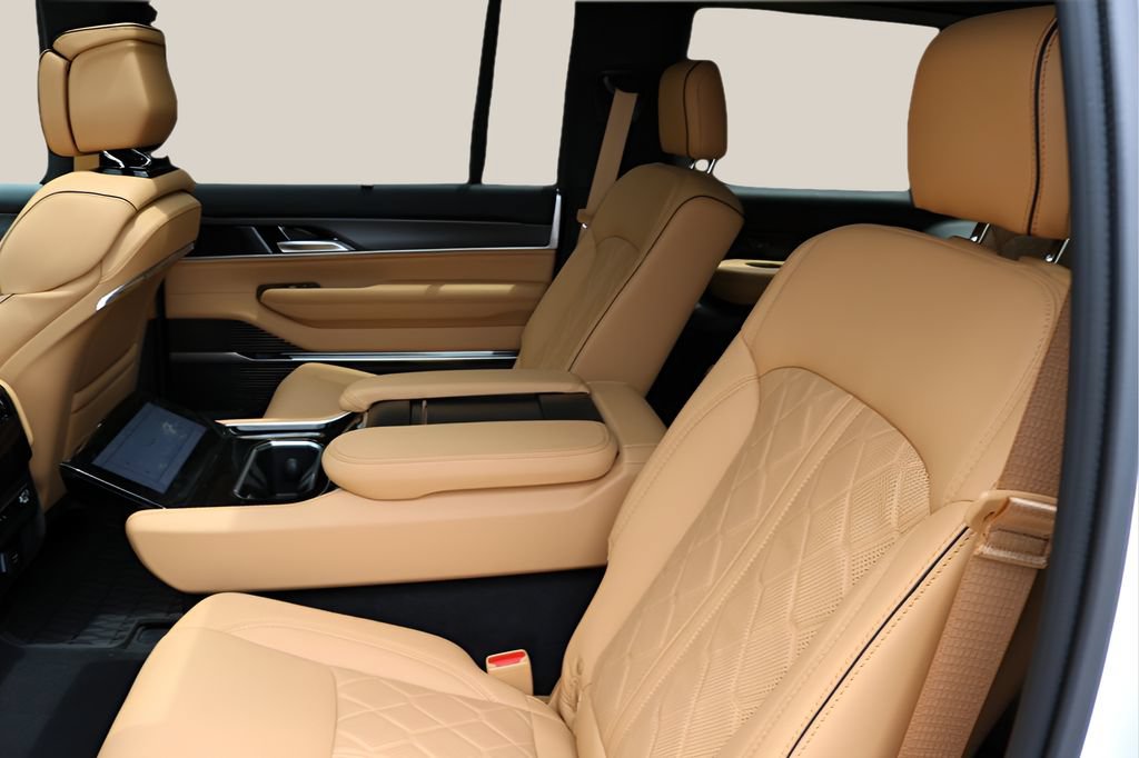 New 2026 Jeep Grand Wagoneer Summit AWD/4WD image 17