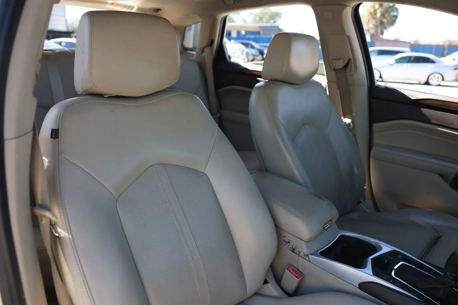 Used 2010 Cadillac SRX Luxury image 18