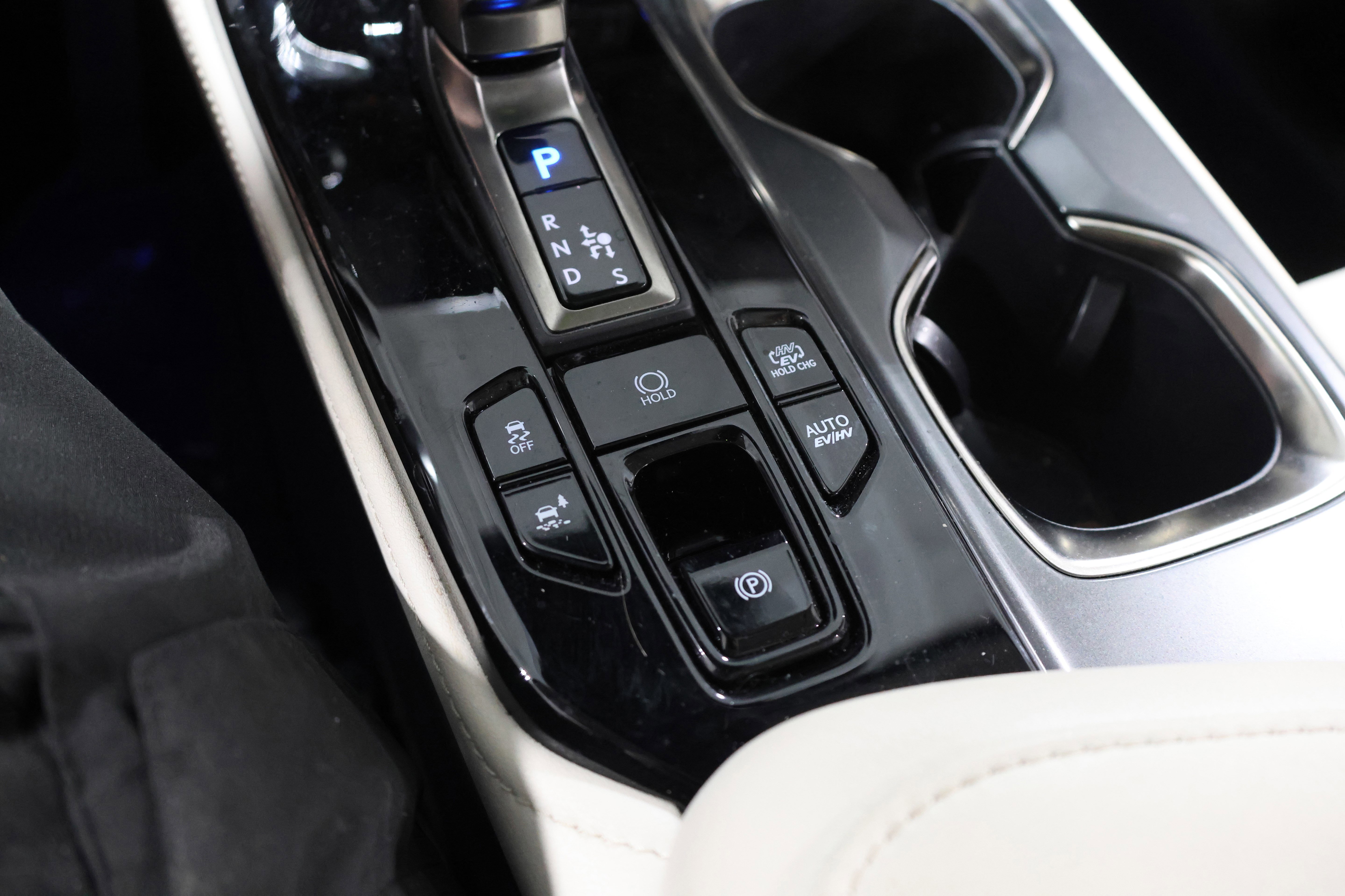 Used 2025 Lexus NX 450h+ AWD w/ Luxury Package image 33