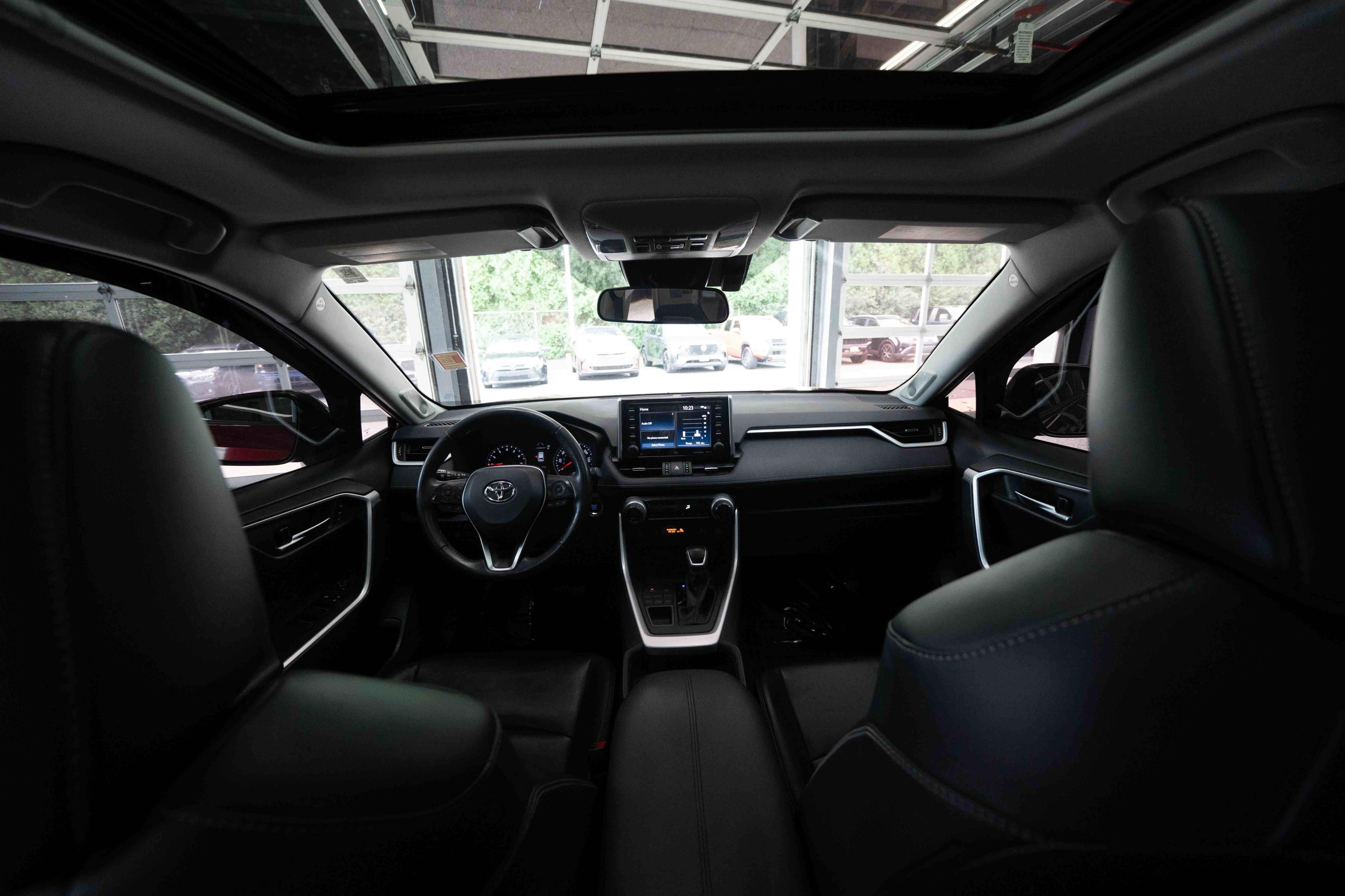 Certified 2020 Toyota RAV4 XLE Premium AWD/4WD image 20