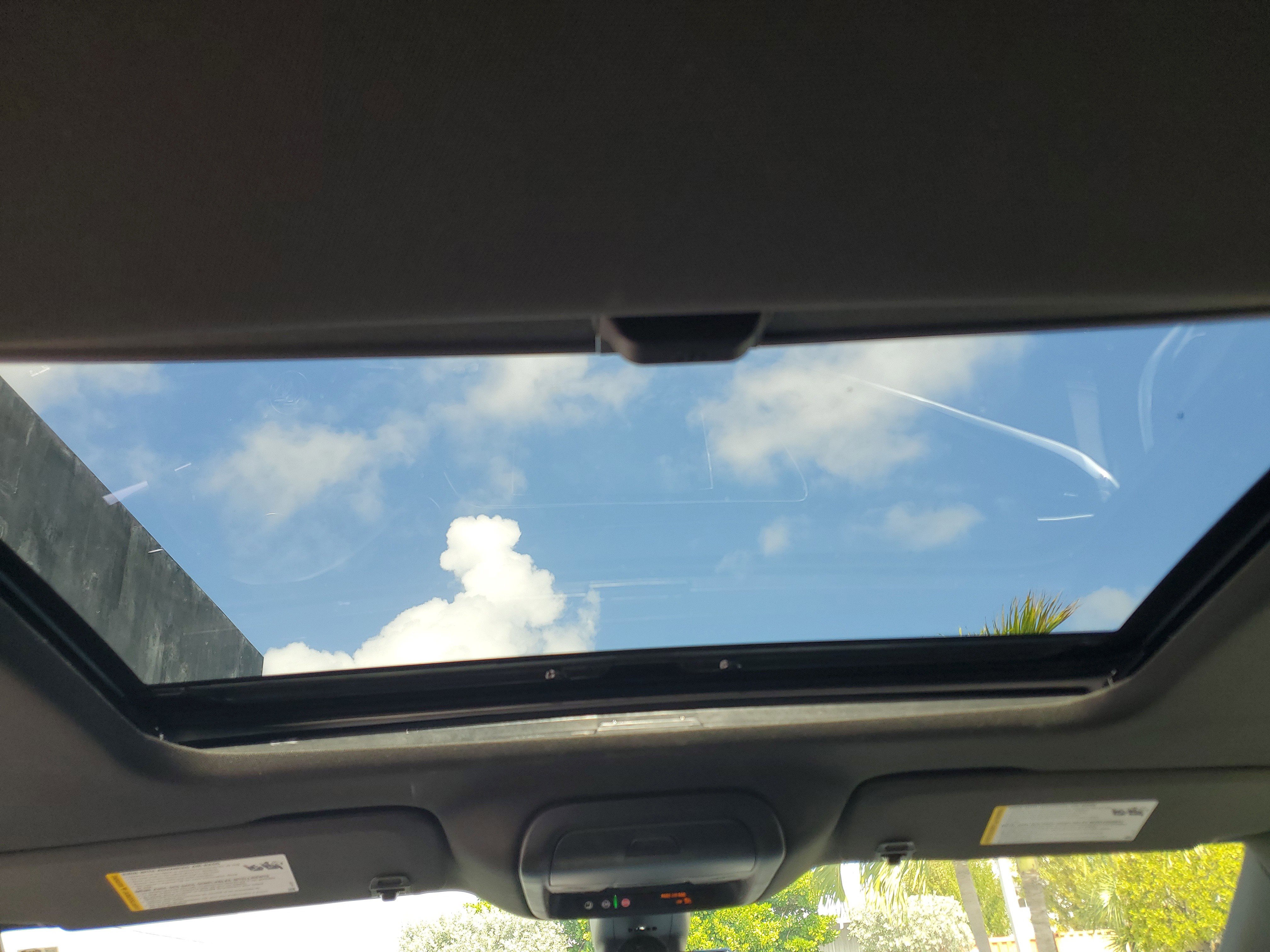 Used 2024 Buick Enclave Avenir w/ Avenir Technology Package image 18