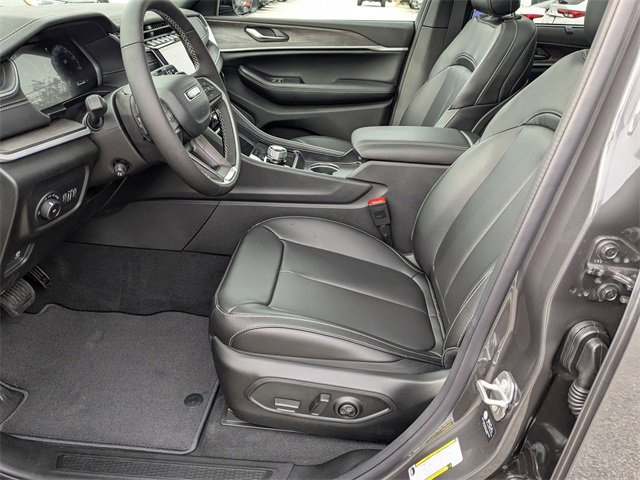 New 2025 Jeep Grand Cherokee Limited w/ Luxury Tech Group II image 14