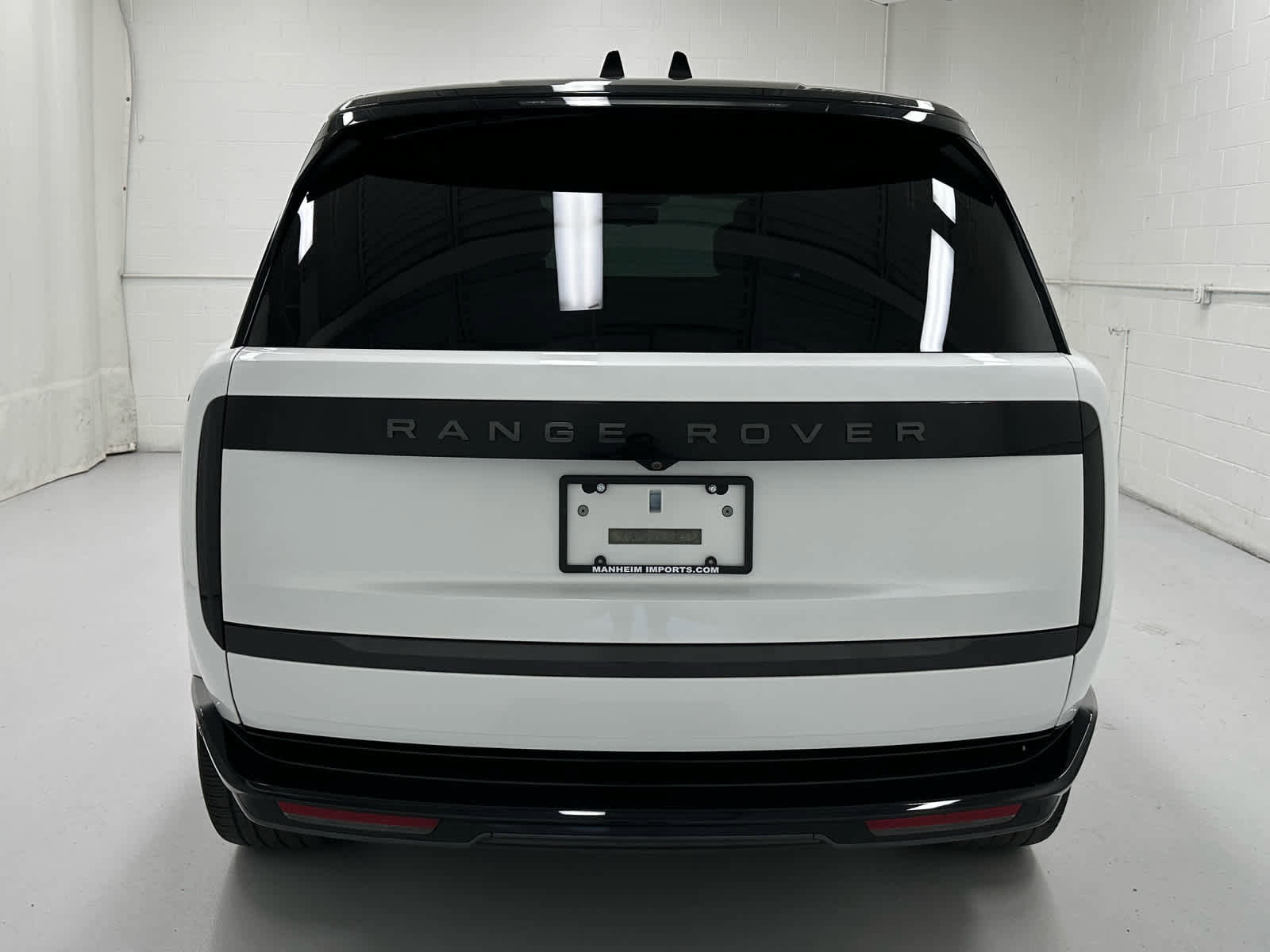 Used 2024 Land Rover Range Rover Long Wheelbase Autobiography AWD/4WD image 7