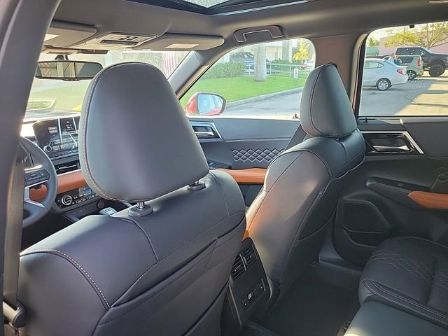 New 2025 Mitsubishi Outlander SEL image 14