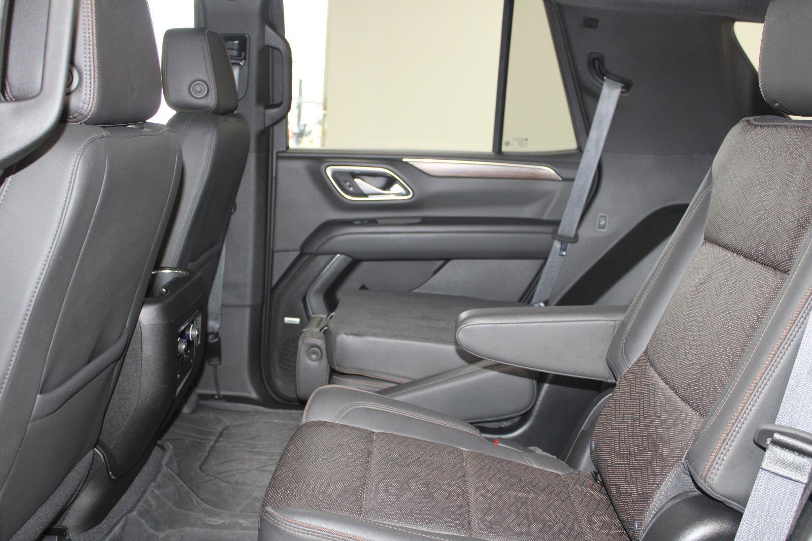 Used 2024 Chevrolet Tahoe High Country image 34