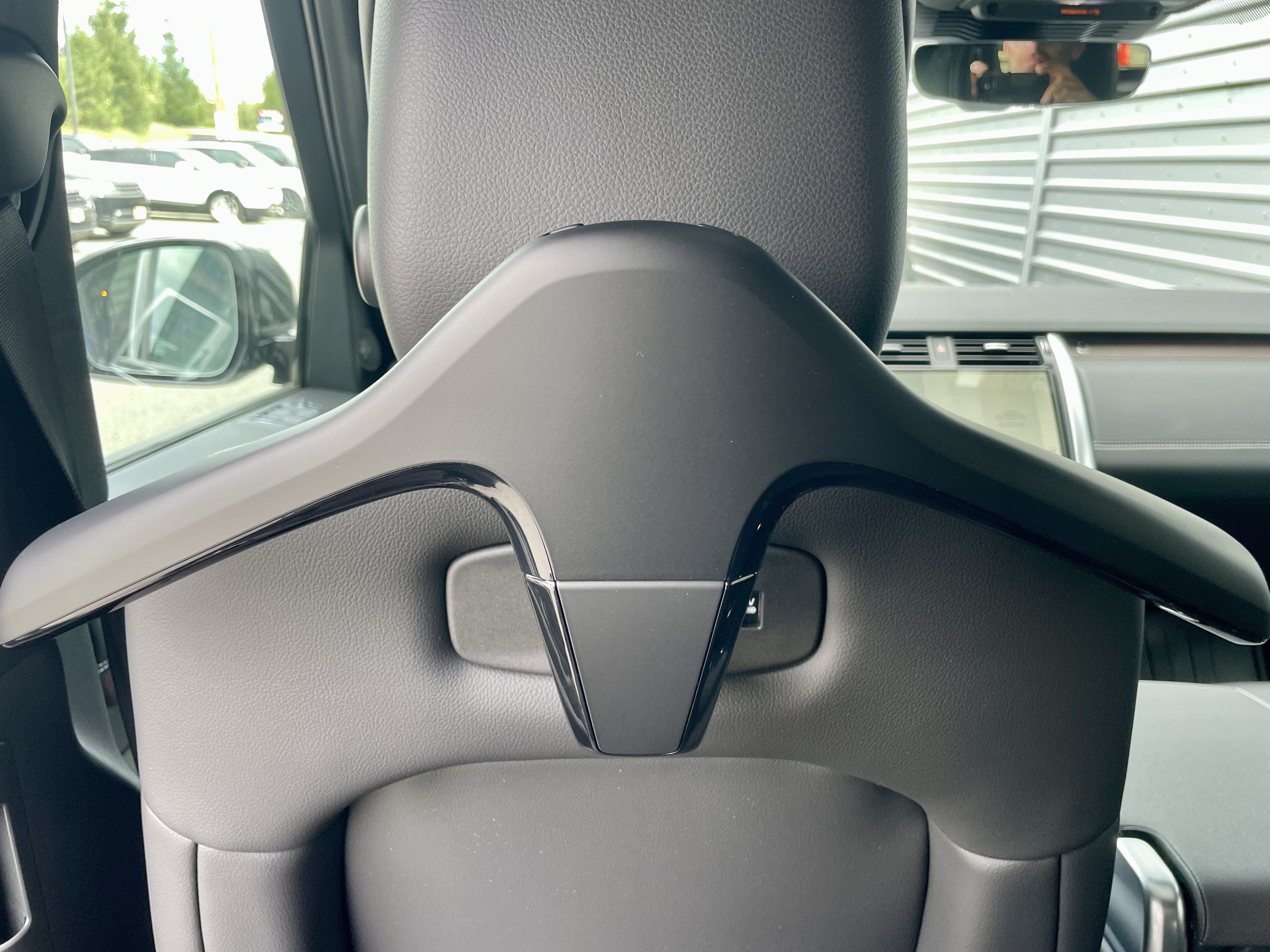 New 2026 Land Rover Discovery Dynamic SE AWD/4WD image 32