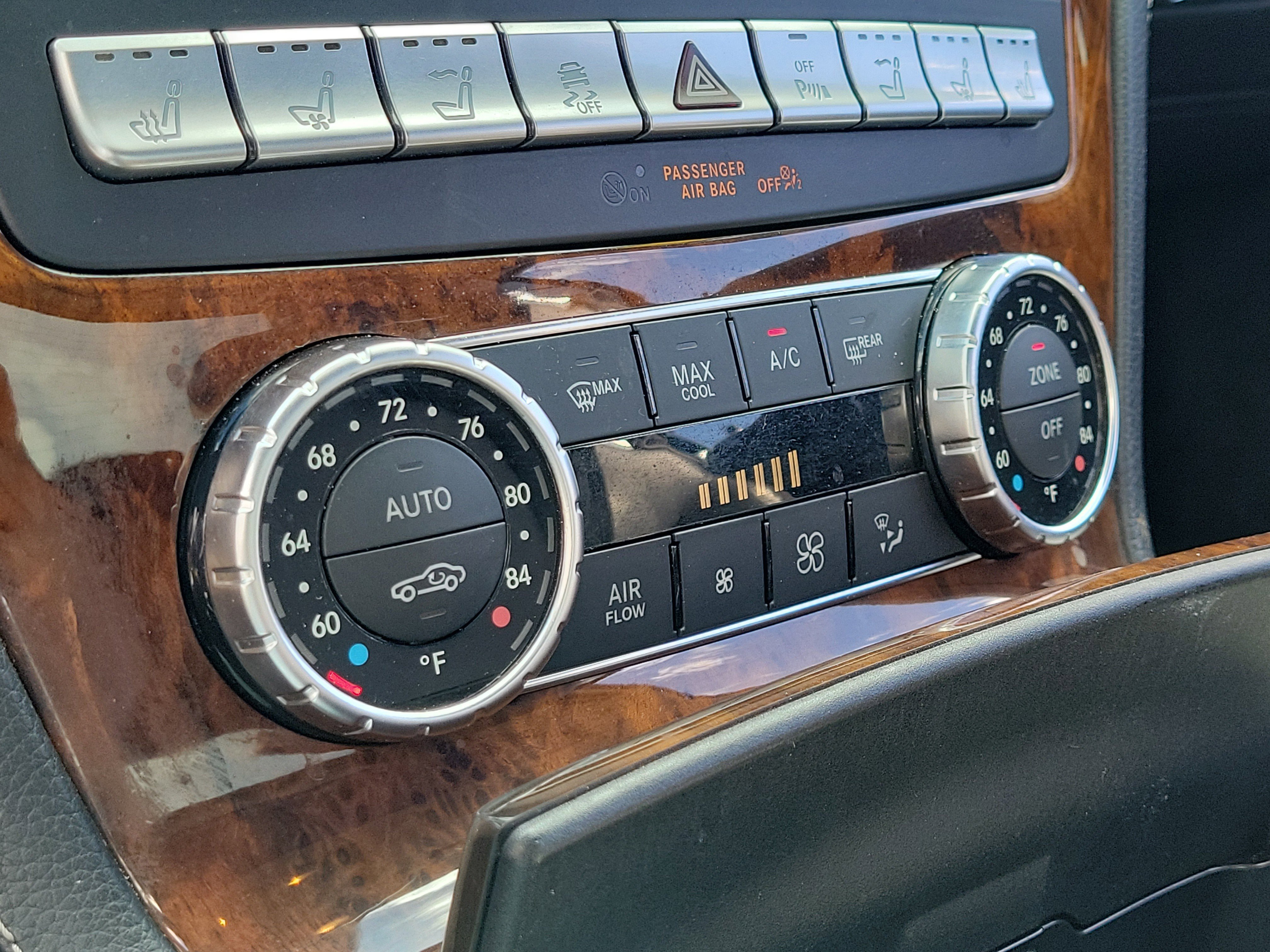 Used 2013 Mercedes-Benz SL 550 image 25