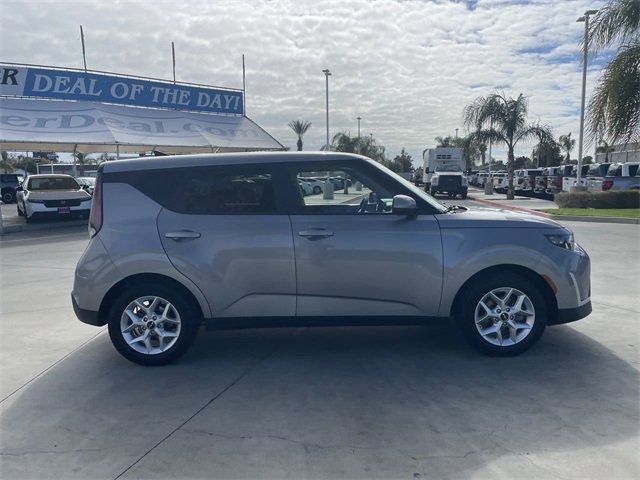 Used 2023 Kia Soul LX w/ LX Technology Package image 9