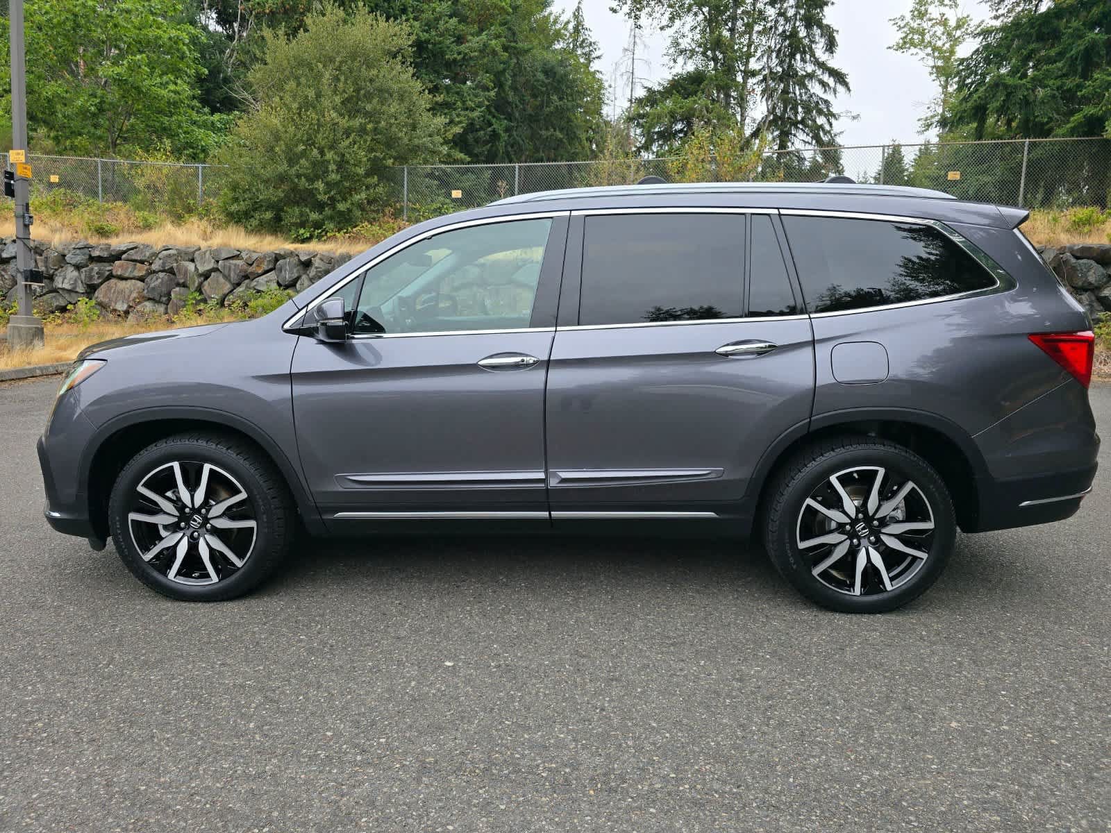 Used 2019 Honda Pilot Touring image 3