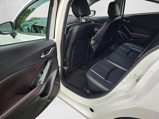 Used 2018 MAZDA MAZDA3 Touring FWD image 17