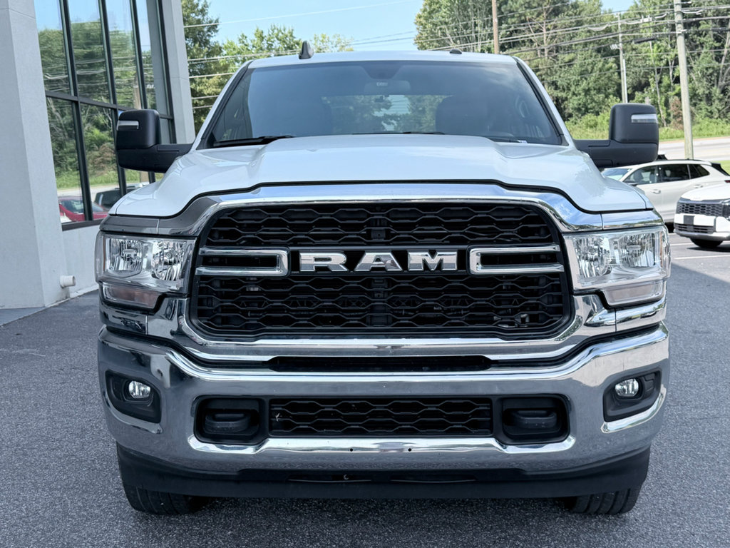 Used 2024 RAM 2500 Tradesman w/ Chrome Appearance Group AWD/4WD image 3
