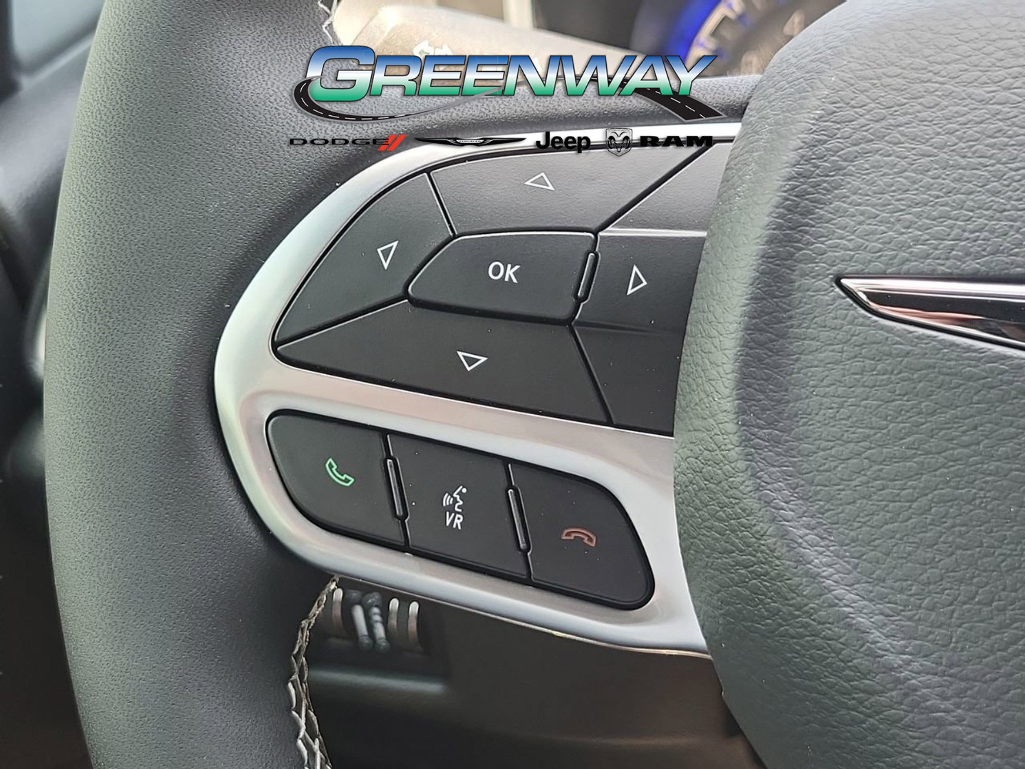 New 2025 Chrysler Pacifica Select w/ Uconnect Theater Family Group image 27