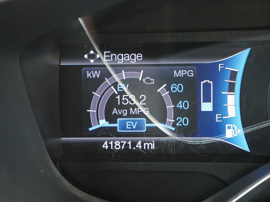 Used 2017 Ford C-MAX Energi Titanium w/ Equipment Group 501A FWD image 30