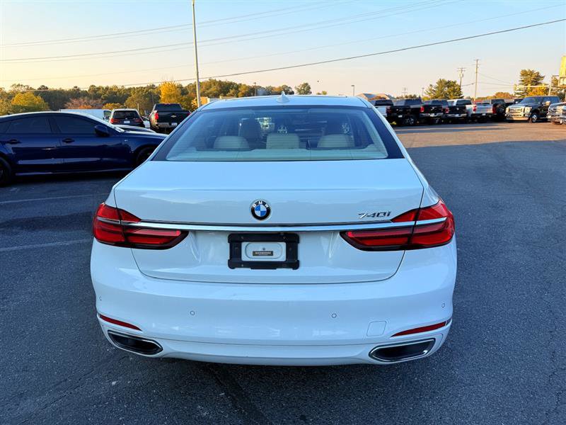 Used 2016 BMW 740i image 4