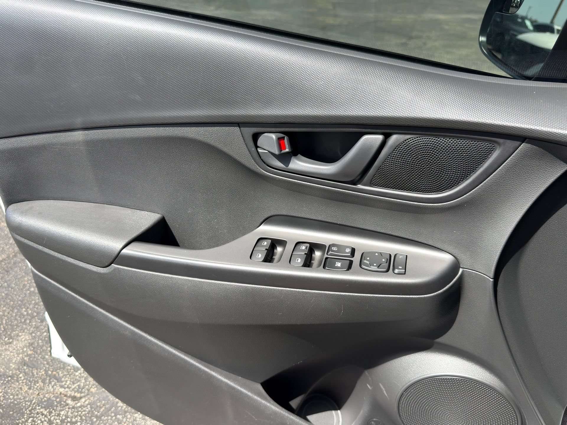 Used 2020 Hyundai Kona SE FWD image 24