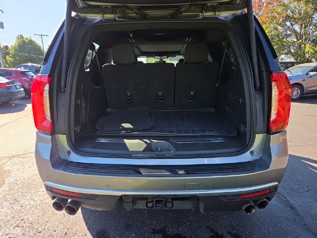 Used 2022 GMC Yukon XL Denali AWD/4WD image 5