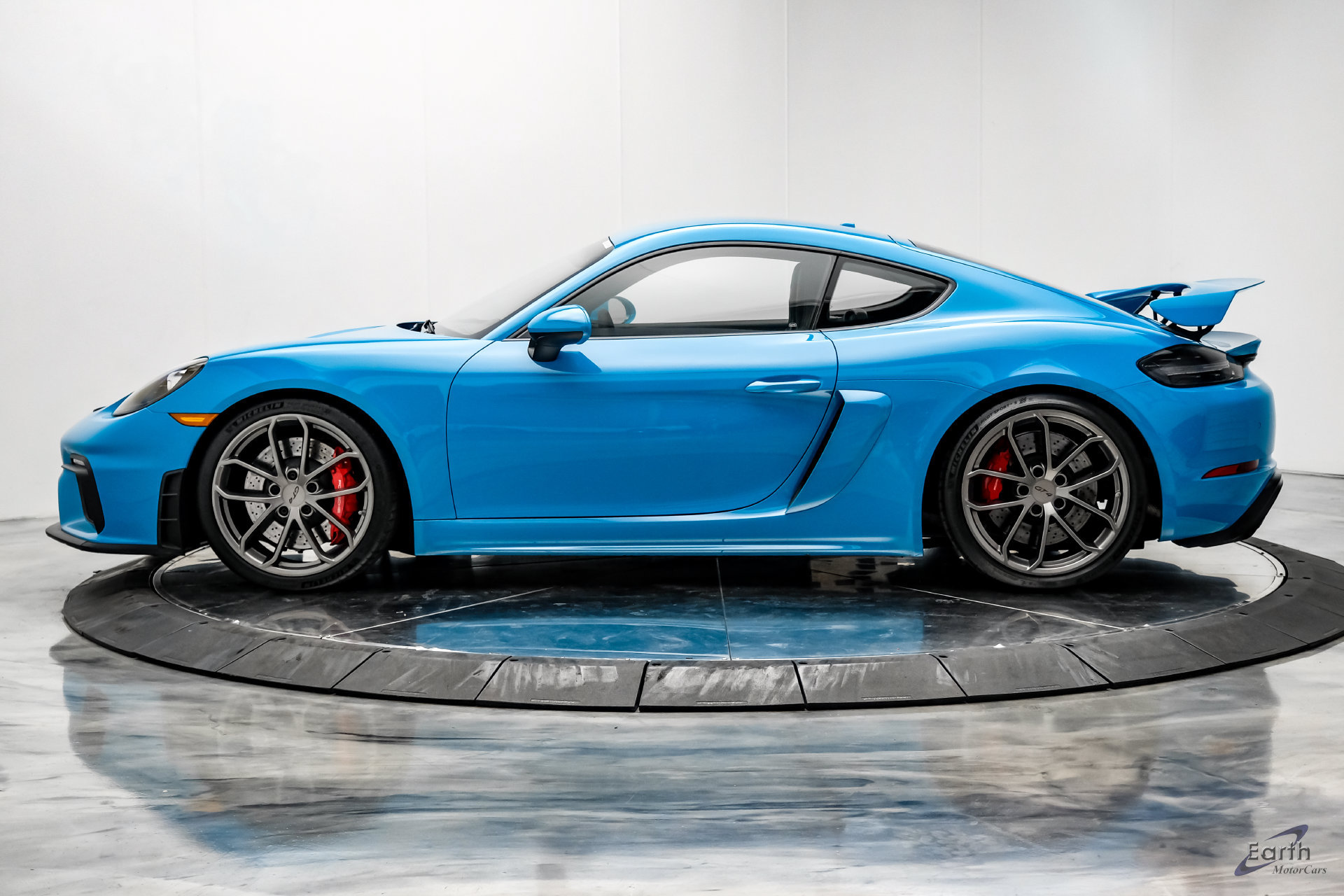 Used 2020 Porsche 718 Cayman GT4 RWD image 6