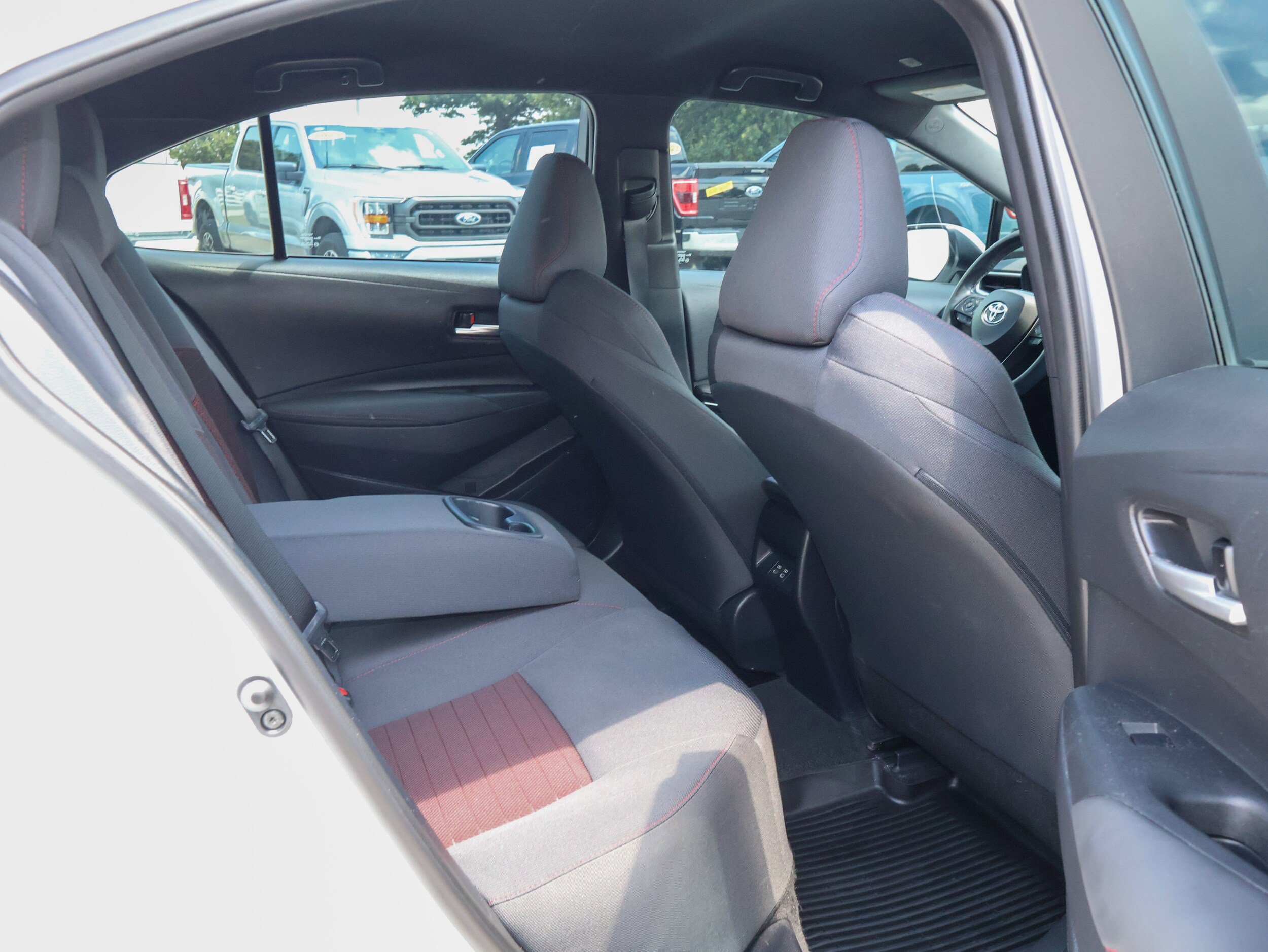 Used 2023 Toyota Corolla SE FWD image 25
