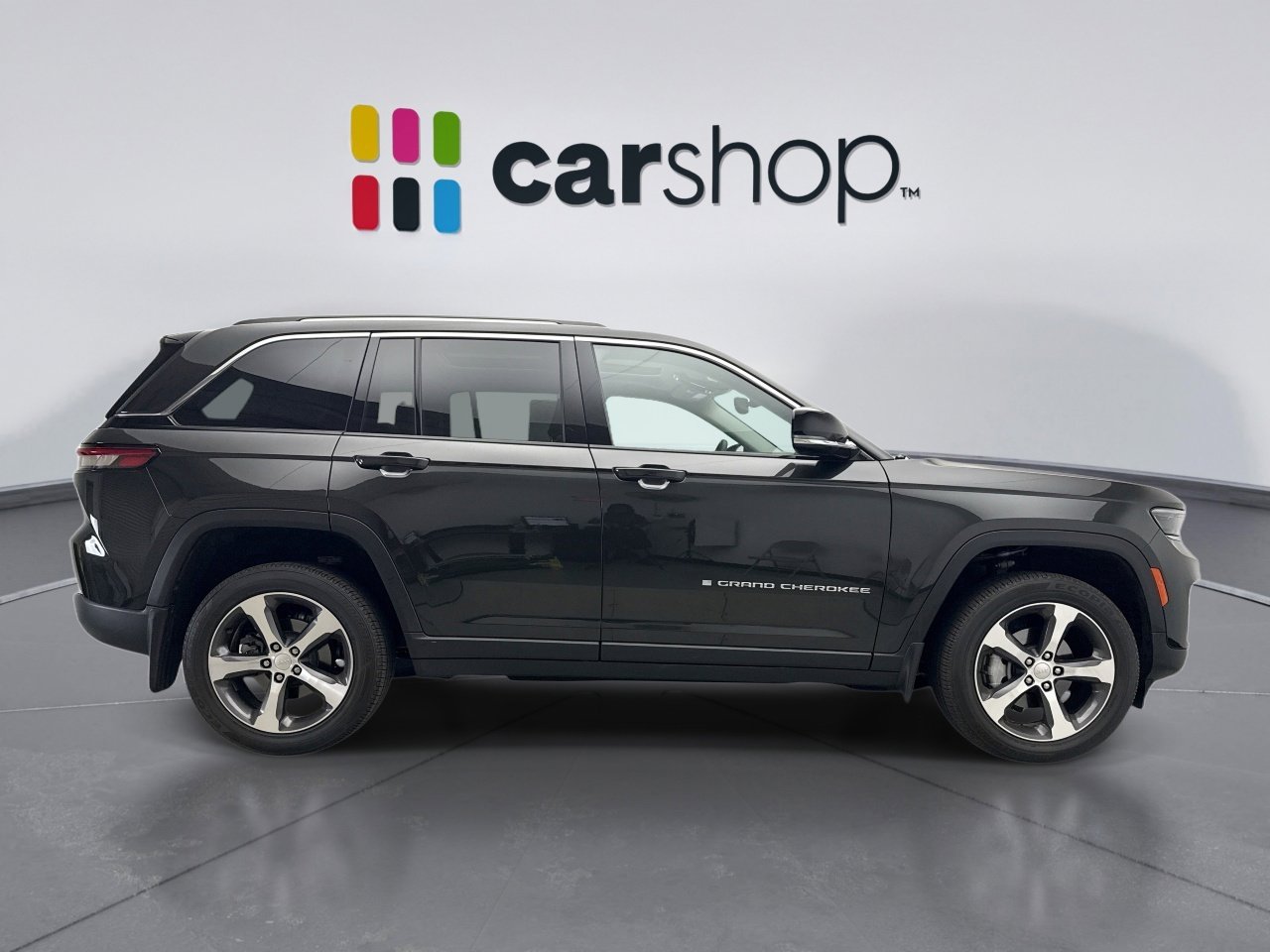 Used 2023 Jeep Grand Cherokee Limited w/ MOPAR Finishing Package AWD/4WD image 6