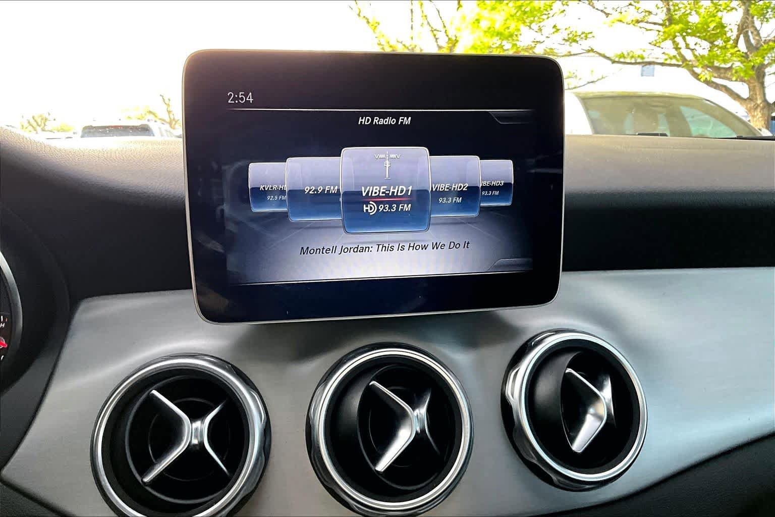 Certified 2020 Mercedes-Benz GLA 250 image 34