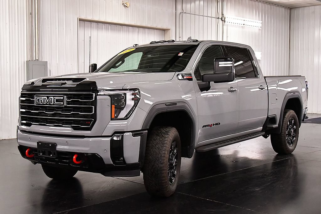 Used 2025 GMC Sierra 2500 AT4 AWD/4WD image 3