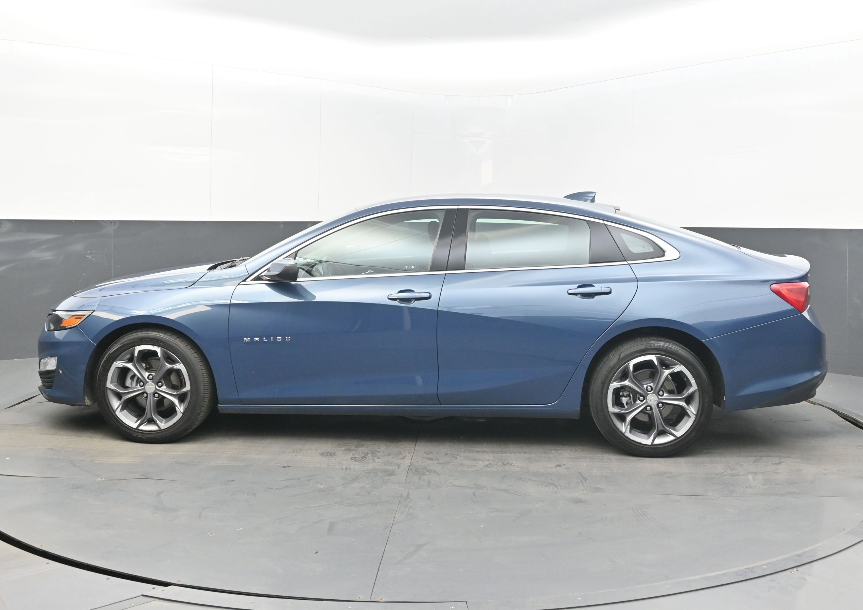 Used 2024 Chevrolet Malibu LT FWD image 7