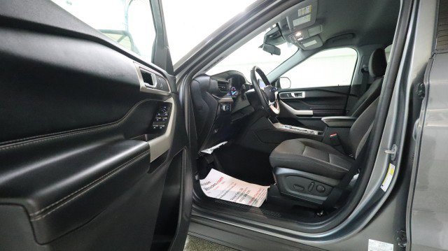 Used 2022 Ford Explorer XLT image 9