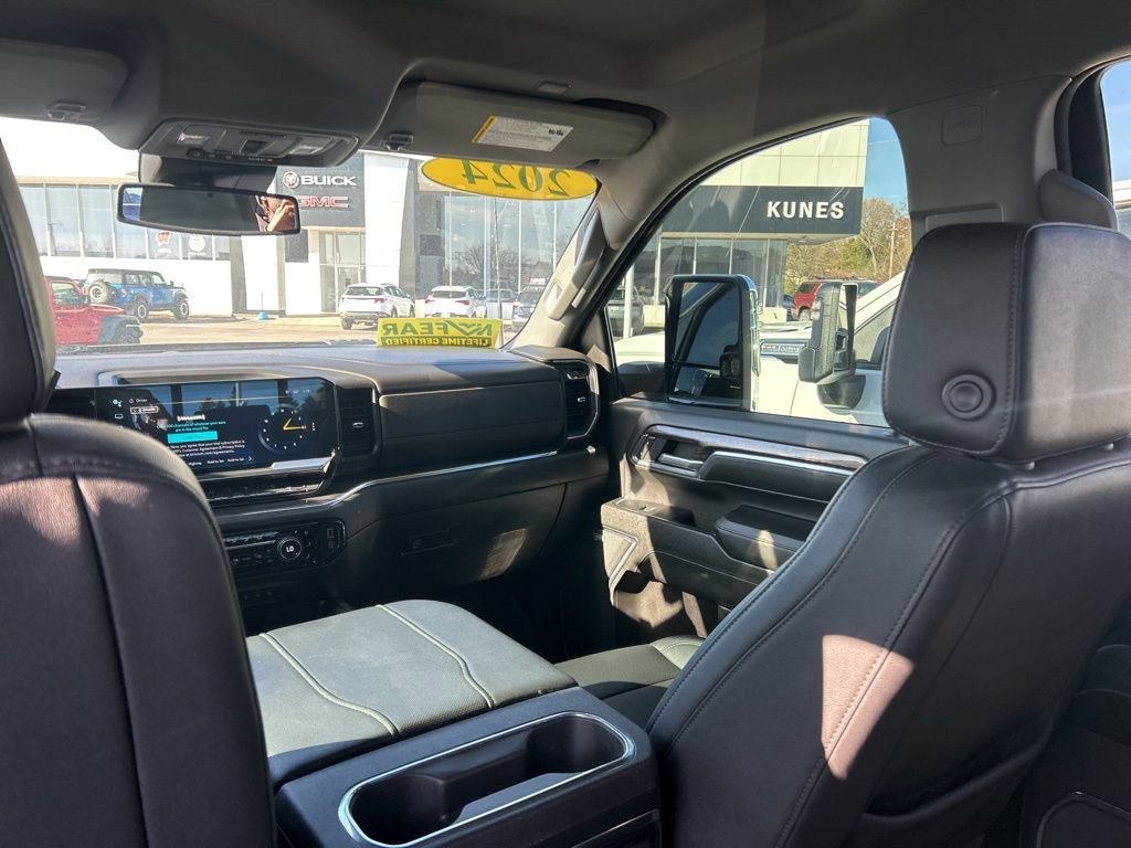 Used 2024 Chevrolet Silverado 2500 LTZ w/ LTZ Plus Package image 30