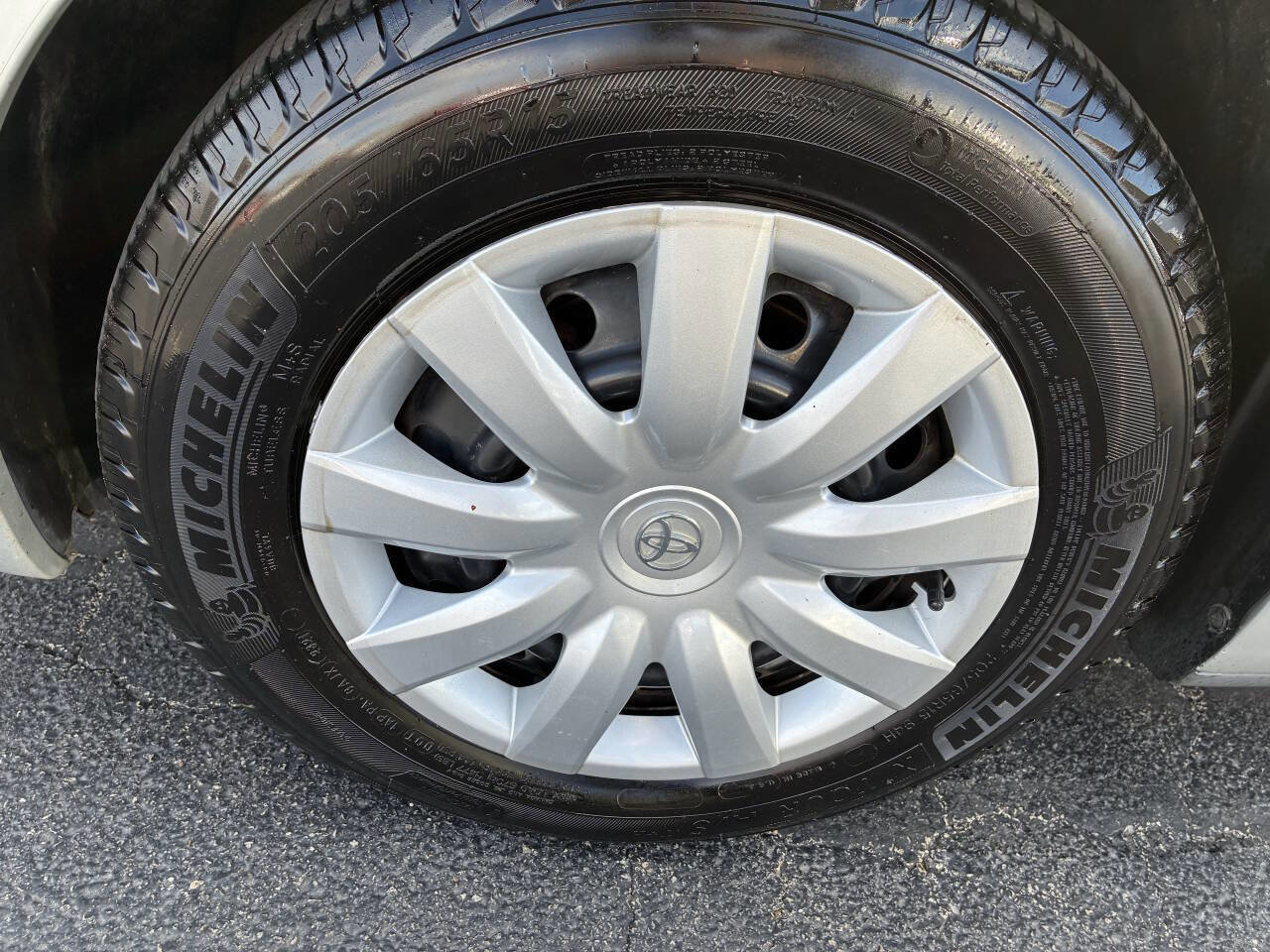 Used 2005 Toyota Camry LE FWD image 28