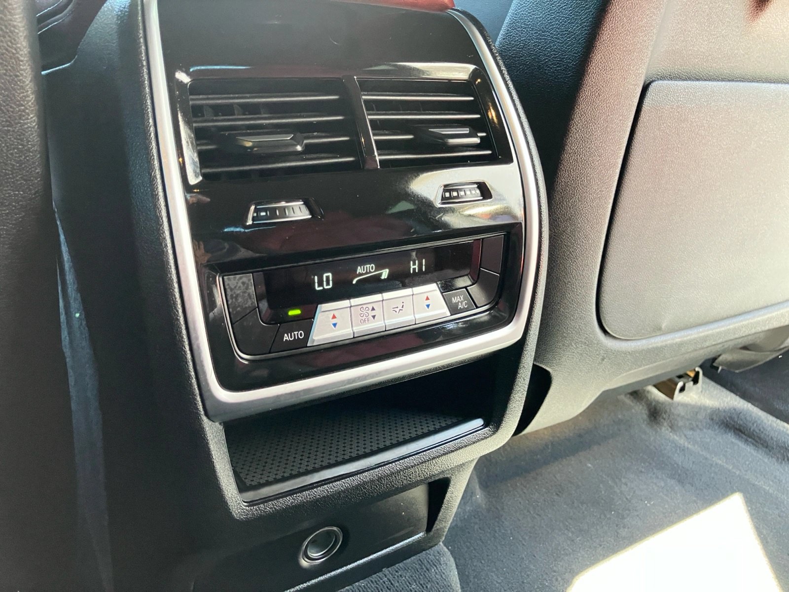 Used 2024 BMW X6 xDrive40i w/ Premium Package AWD/4WD image 21