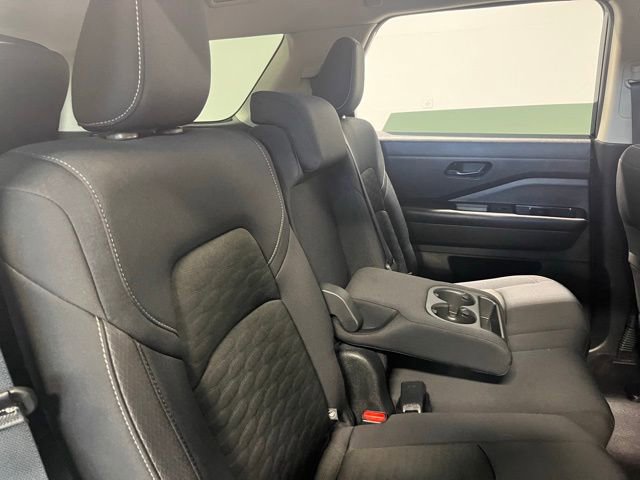Used 2024 Nissan Pathfinder SV image 13