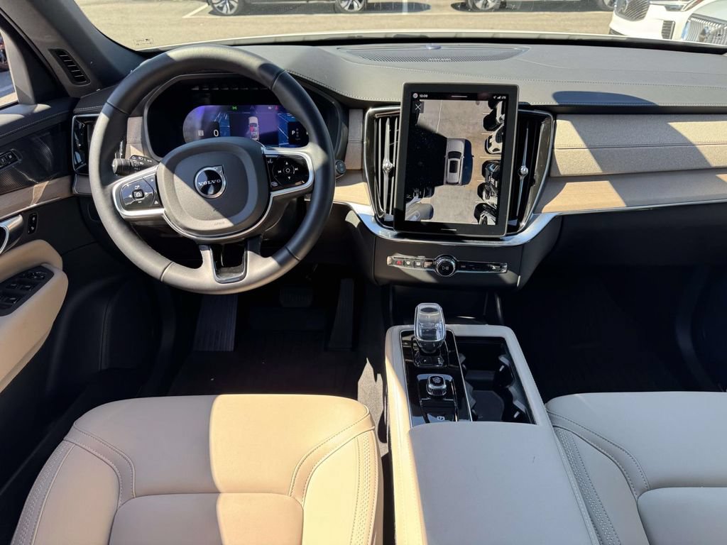 Used 2026 Volvo XC90 B6 Plus w/ Protection Package Premier AWD/4WD image 11