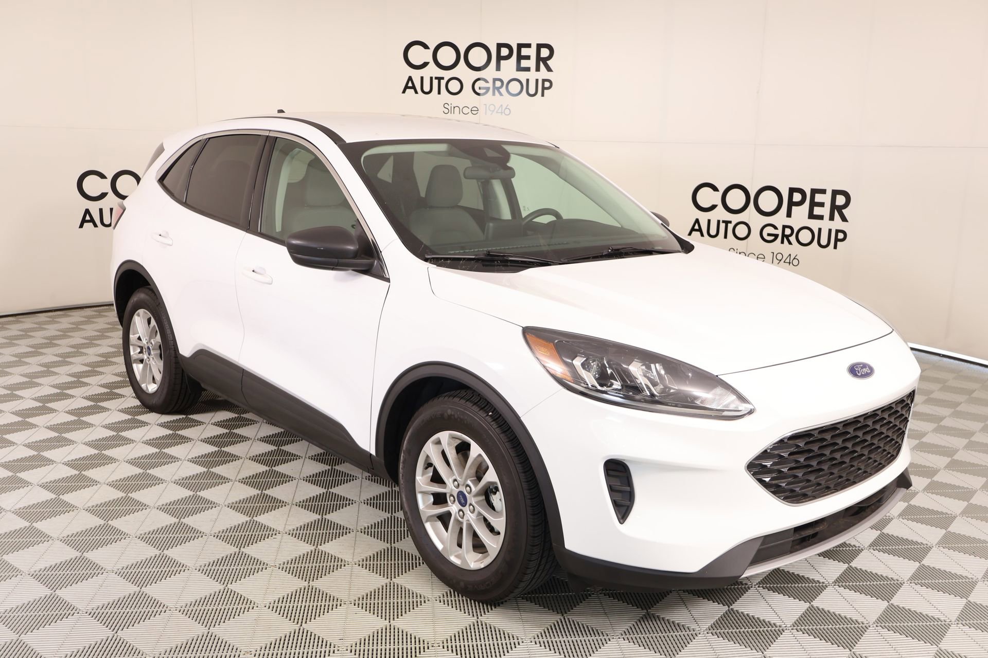 Used 2022 Ford Escape SE FWD 360° Tour