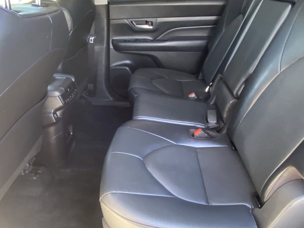 Certified 2024 Toyota Grand Highlander XLE image 21
