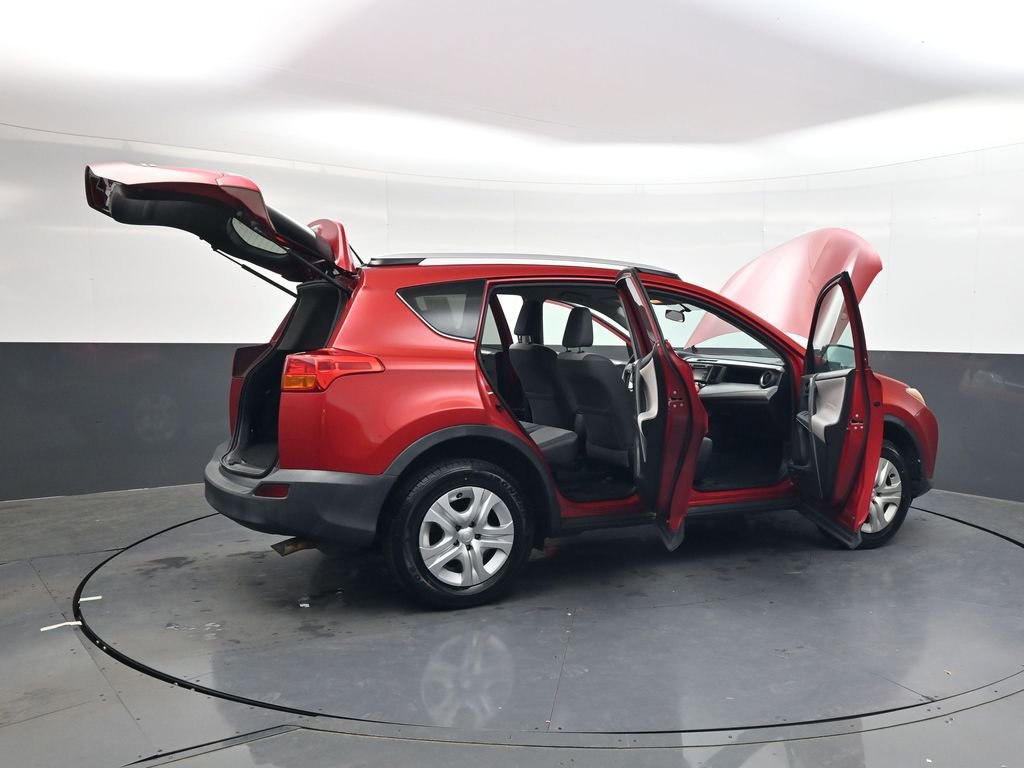 Used 2015 Toyota RAV4 LE image 33
