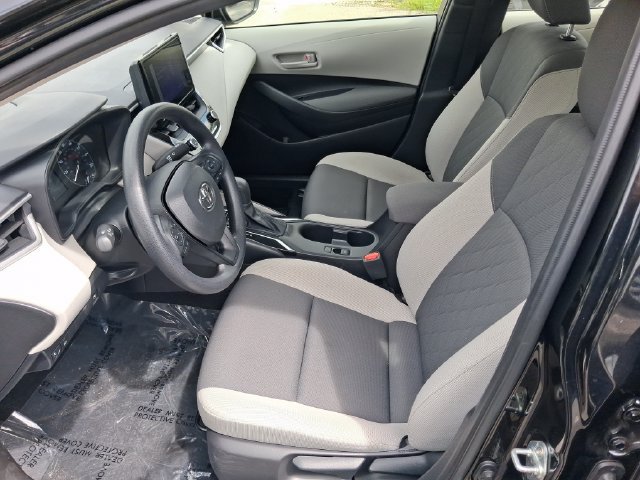 Used 2025 Toyota Corolla LE FWD image 12
