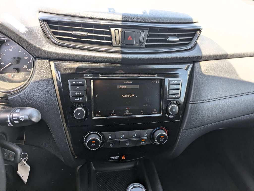 Used 2019 Nissan Rogue S FWD image 14