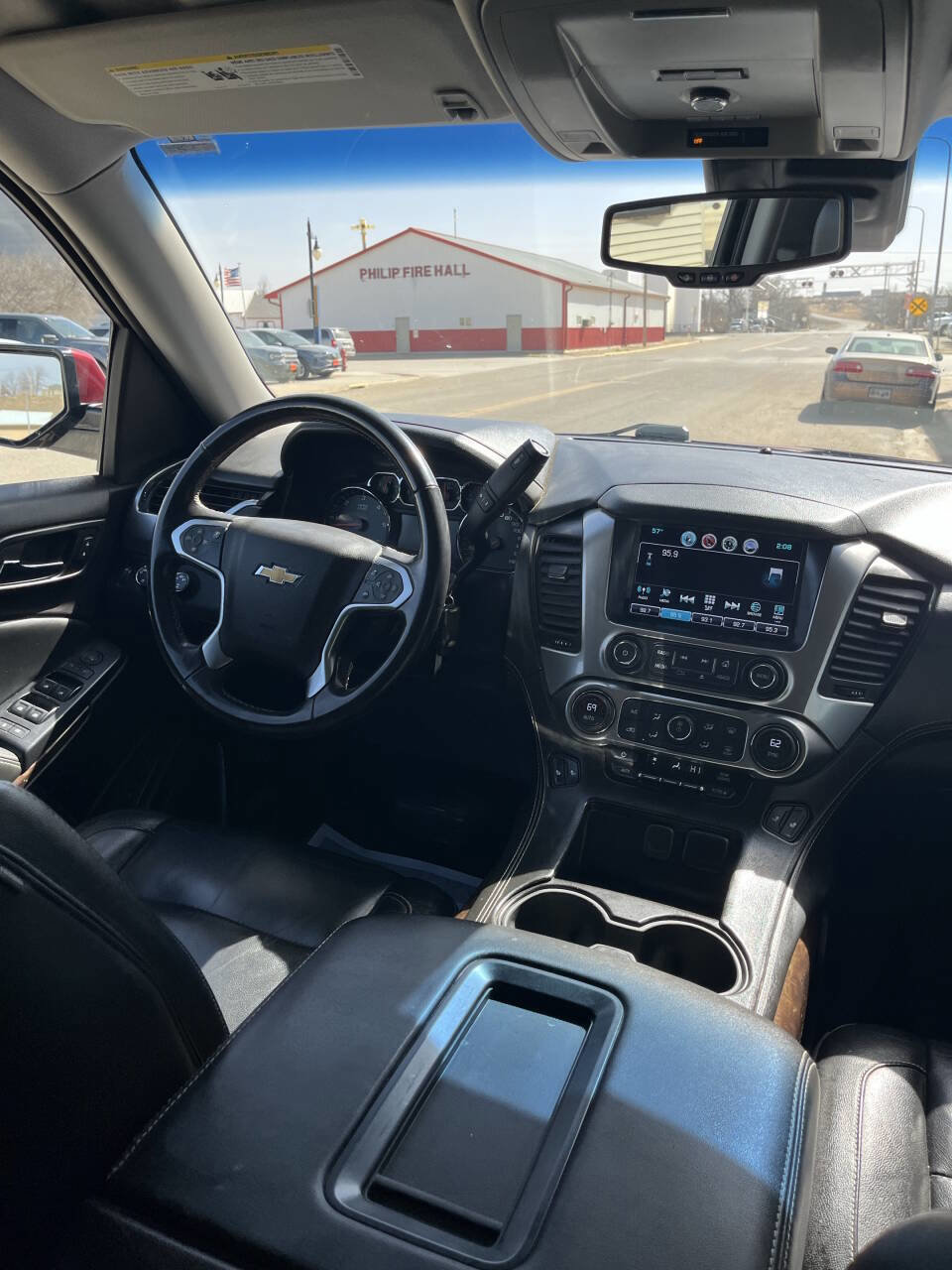 Used 2016 Chevrolet Suburban LT image 13