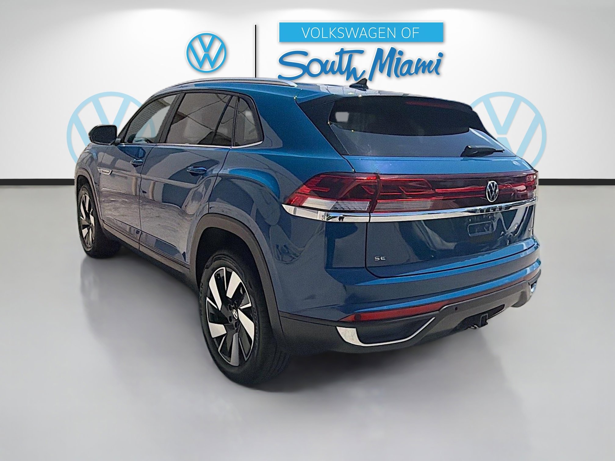 Certified 2025 Volkswagen Atlas Cross Sport SE AWD/4WD image 5