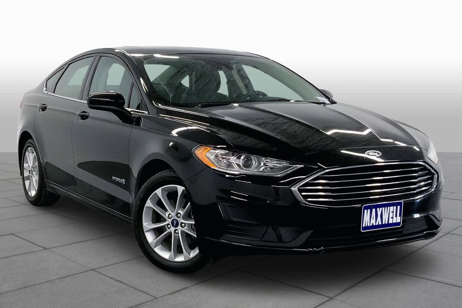 Used 2019 Ford Fusion SE FWD image 3