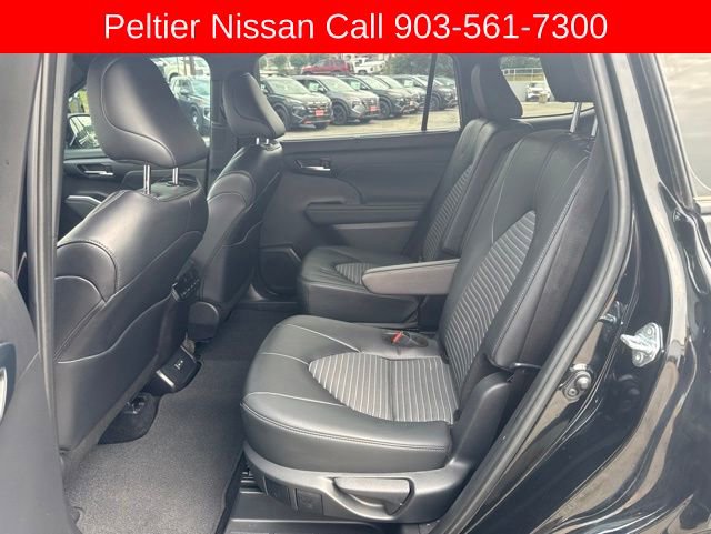 Used 2024 Toyota Highlander XSE FWD image 23